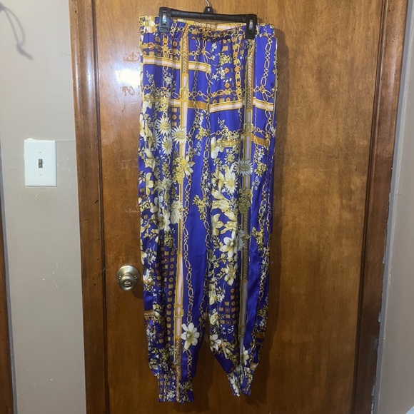 Akira Two Piece Set - Picture 7 of 8